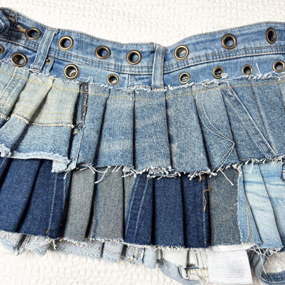 upcycled denim pleated mini skirt-belt - Picture 4 of 6